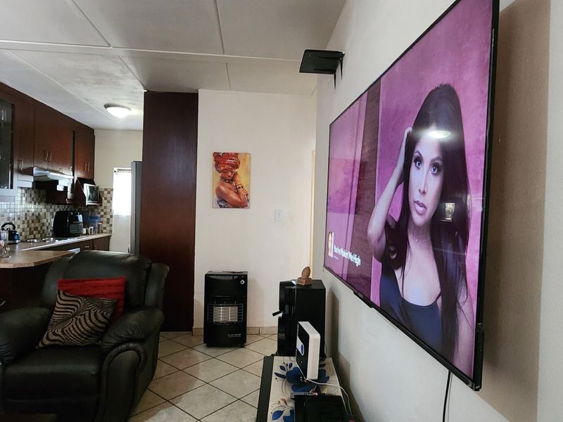 2Bedroom Flat for Sale in Klippoortjie - Photo 9