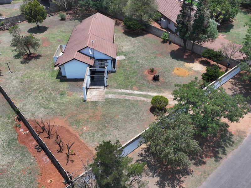 Spacious 3Bedroom House for Sale in Klipwater - Photo 2