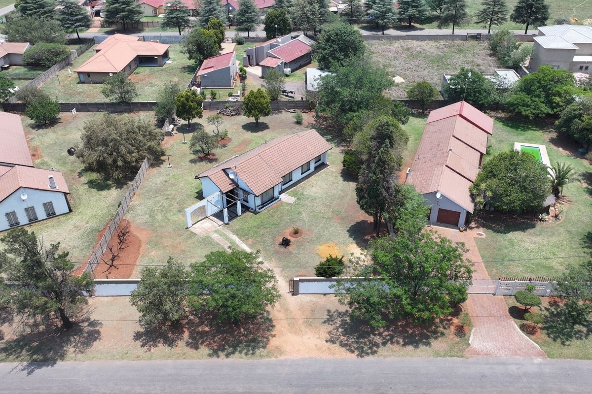 Spacious 3Bedroom House for Sale in Klipwater - Photo 3