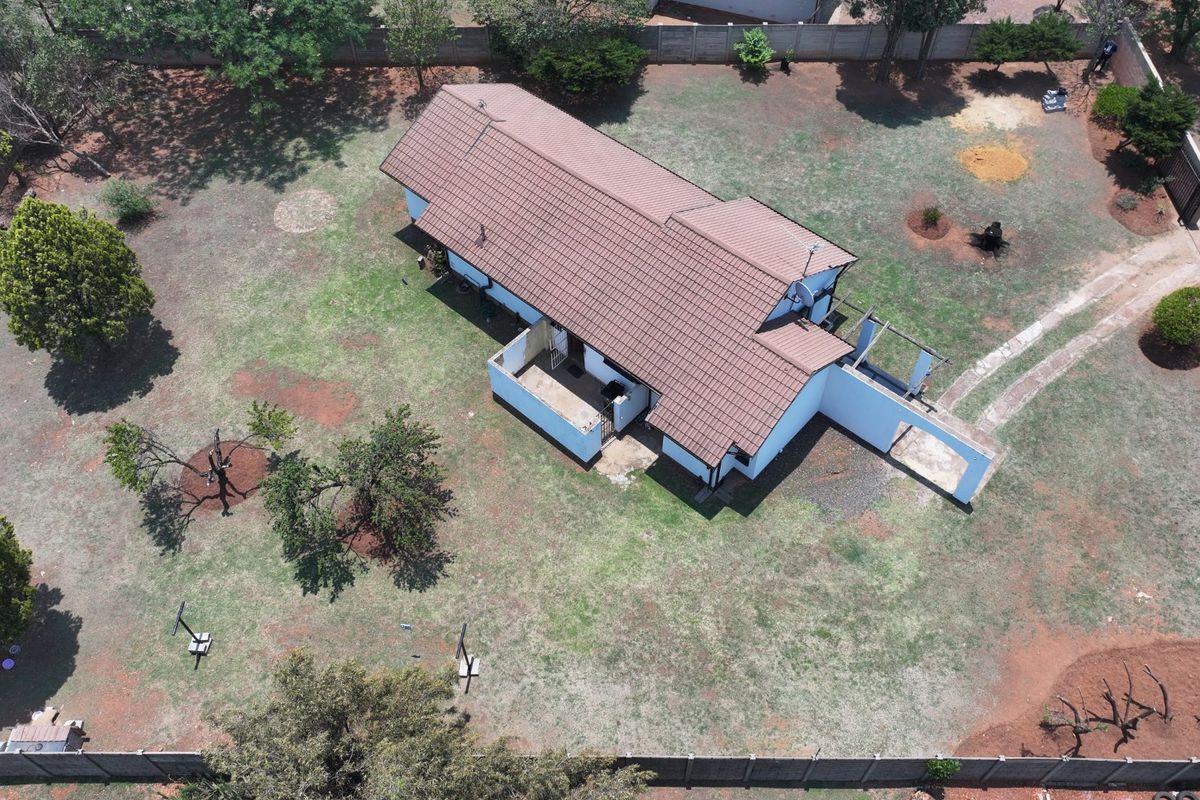 Spacious 3Bedroom House for Sale in Klipwater - Photo 4