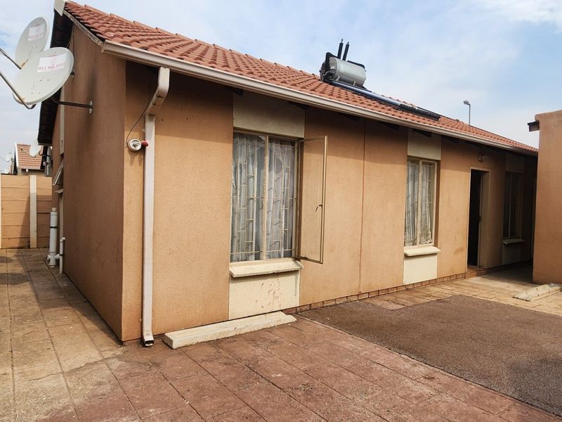 Spacious 3Bedroom House for Sale in Sky City - Photo 4