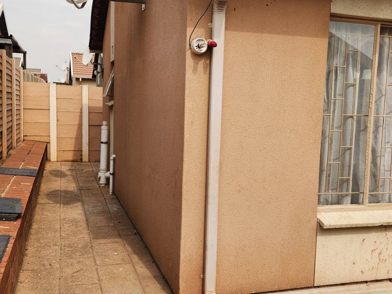 Spacious 3Bedroom House for Sale in Sky City - Photo 6