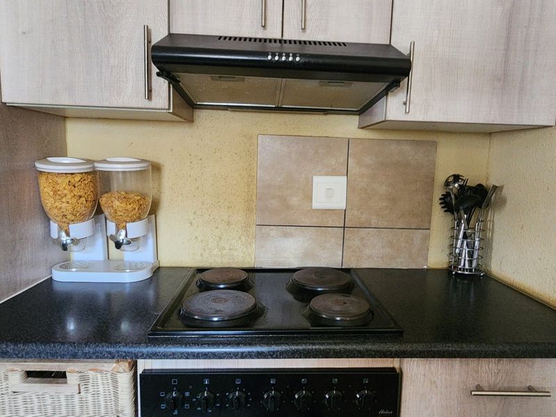 Spacious 3Bedroom House for Sale in Leopards Rest Security Estate - Photo 5