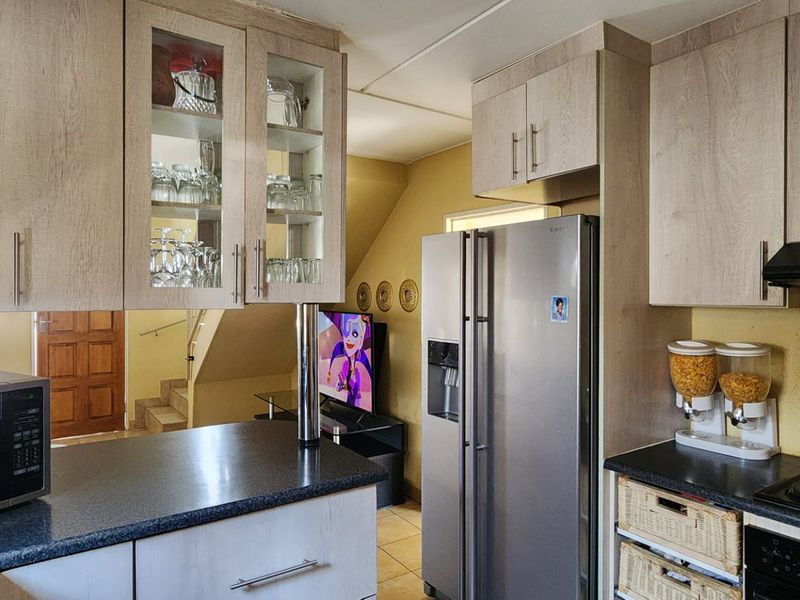 Spacious 3Bedroom House for Sale in Leopards Rest Security Estate - Photo 7