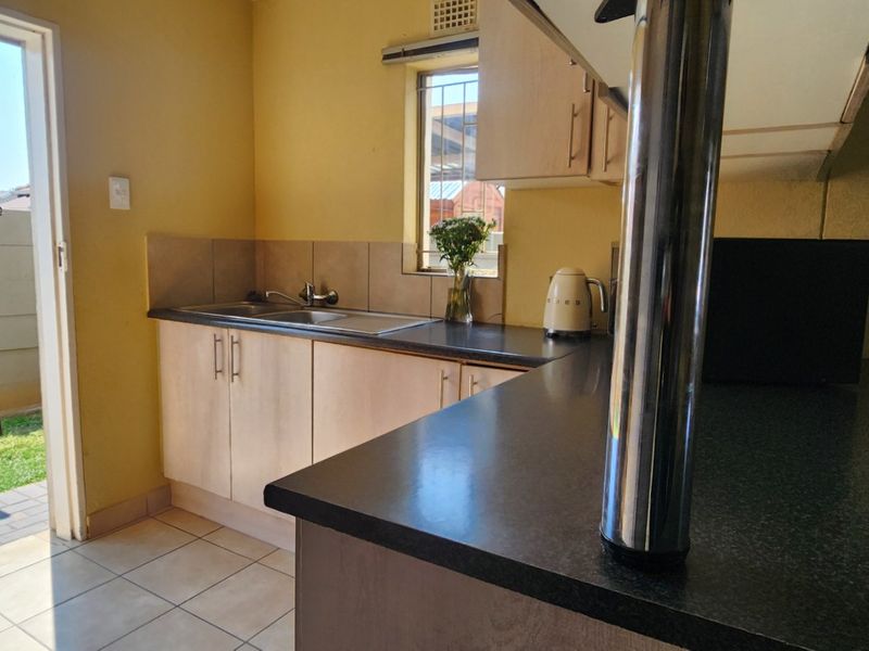 Spacious 3Bedroom House for Sale in Leopards Rest Security Estate - Photo 6