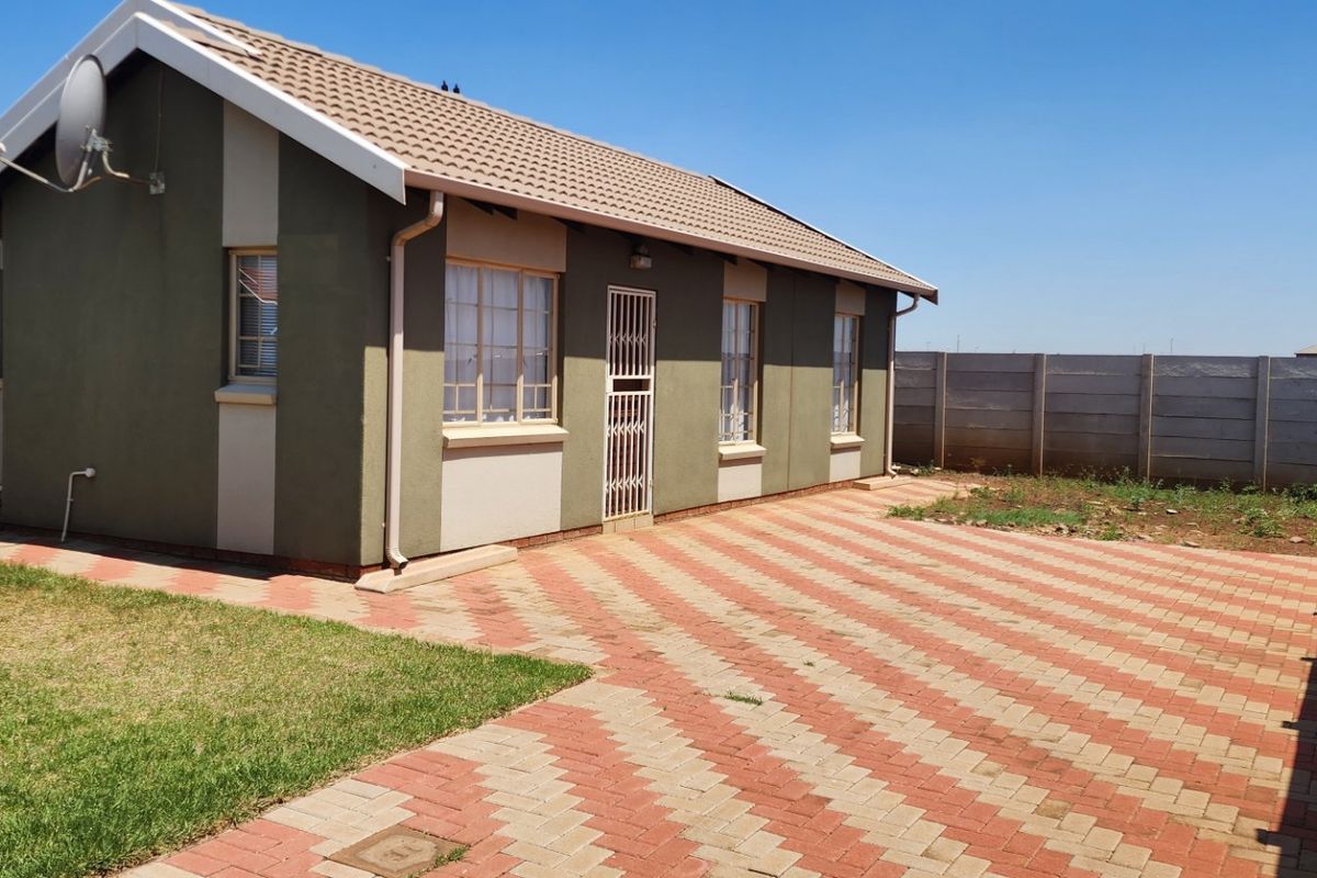 Stunning 3Bedroom House for Sale in Sky City - Photo 5