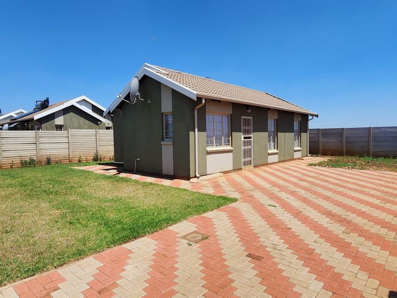 Stunning 3Bedroom House for Sale in Sky City - Photo 4