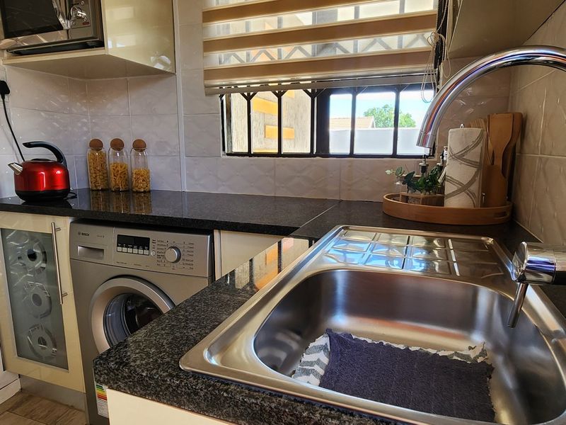 Stunning 3Bedroom House For Sale in Protea Plan - Photo 9