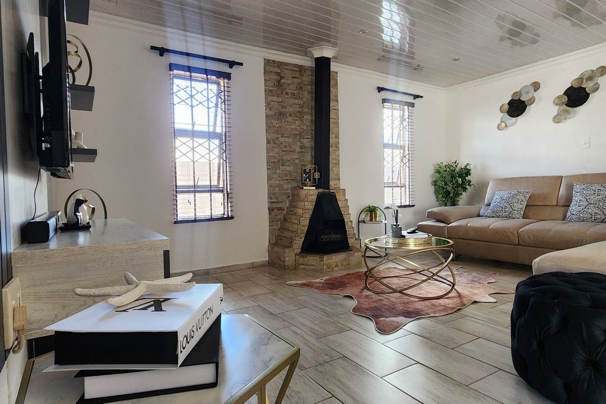 Stunning 3Bedroom House For Sale in Protea Plan - Photo 4