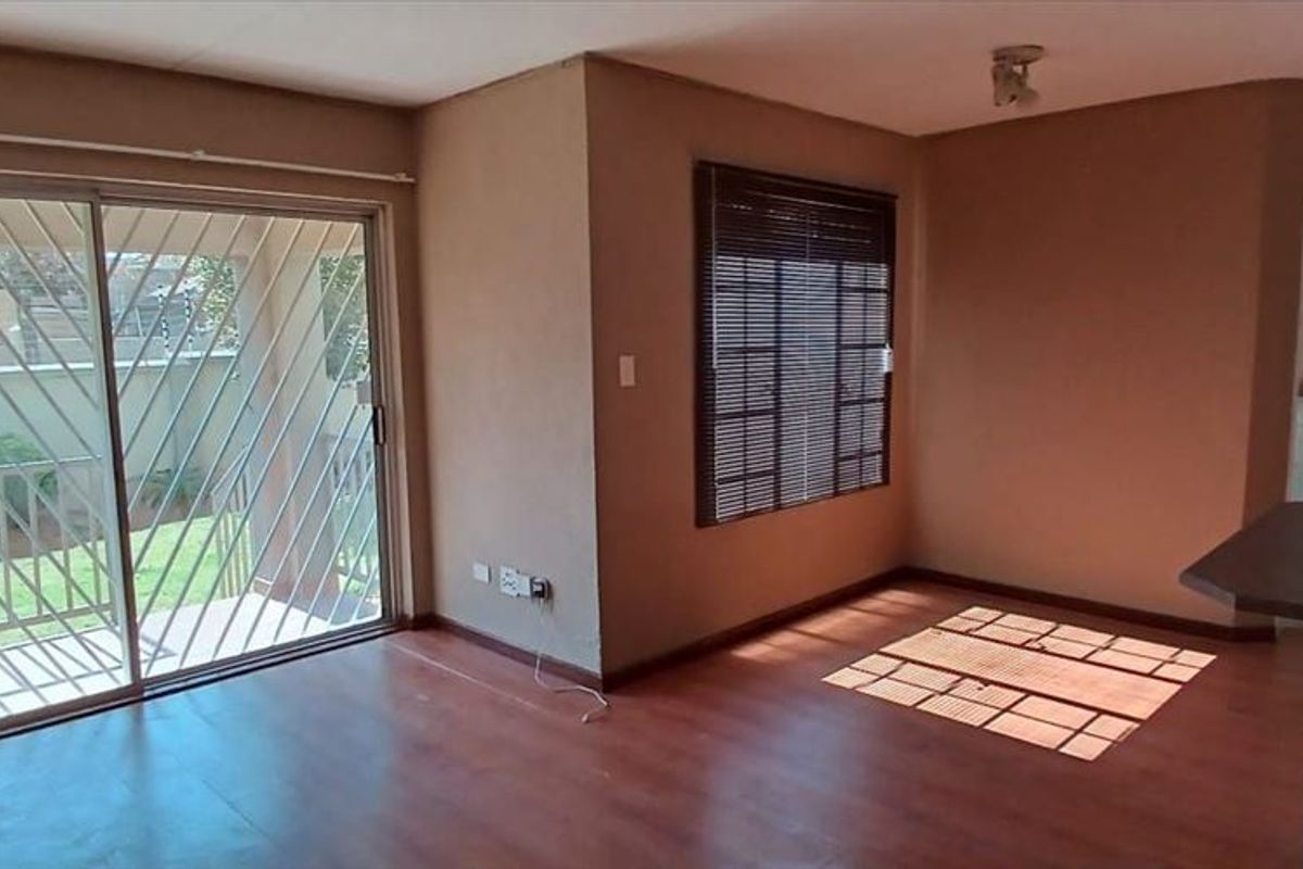 Spacious Family Home with Modern Comforts - Photo 2