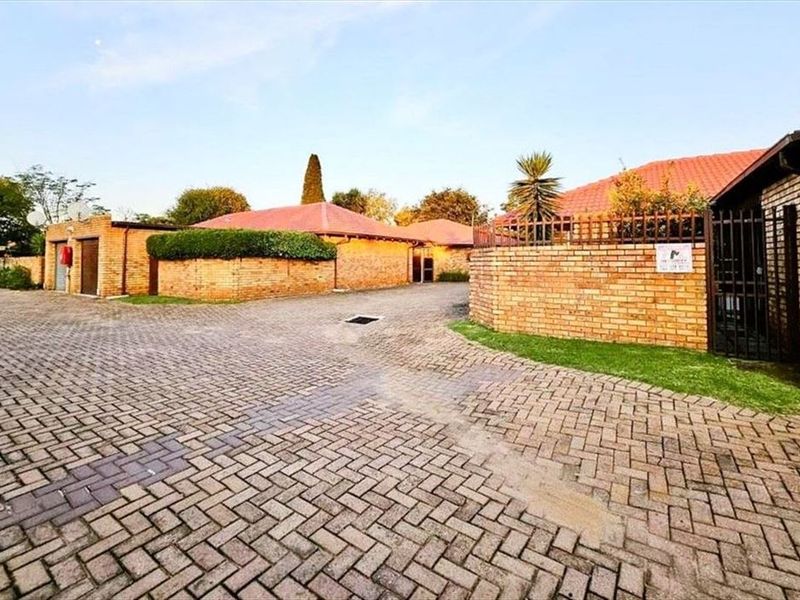 Neat and Cozy Home with Essential Features - Photo 3