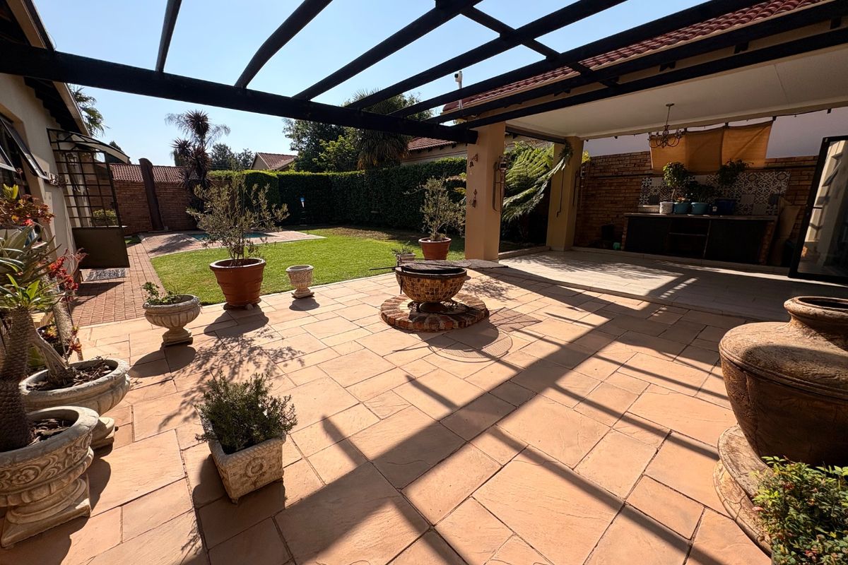 Modern Comfort in a Prime Location  - Photo 4