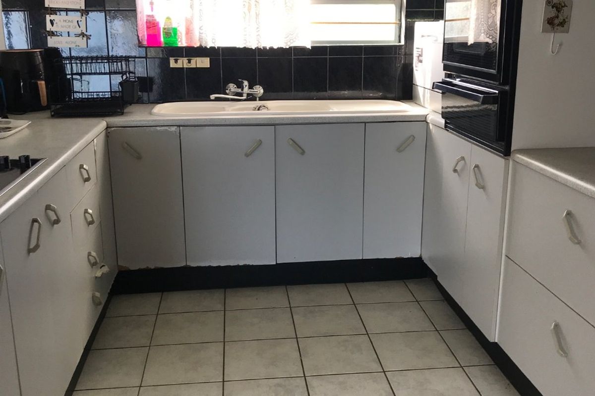 Charming 3-Bedroom Home in Salmon Beach Port Edward - Photo 3