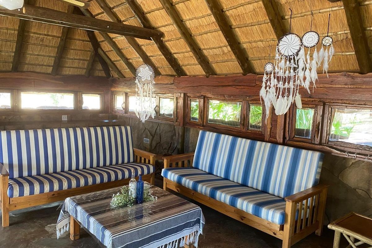 Location Location Lodge with venue and landing strip and small golf course for sale in Dinokeng  - Photo 2