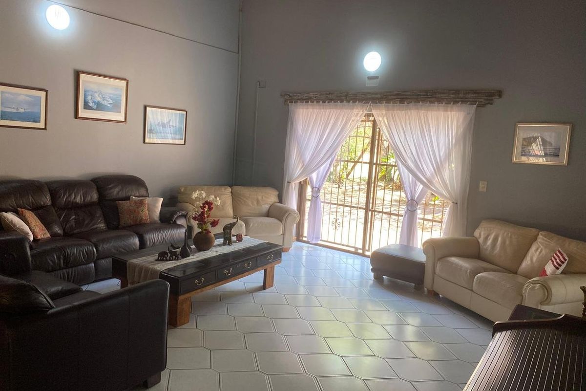 Location Location Lodge with venue and landing strip and small golf course for sale in Dinokeng  - Photo 5