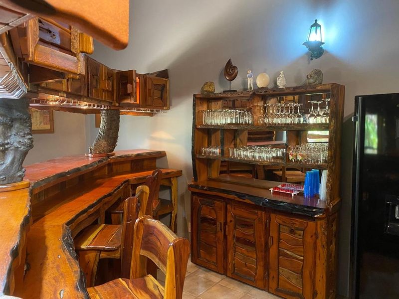 Location Location Lodge with venue and landing strip and small golf course for sale in Dinokeng  - Photo 10