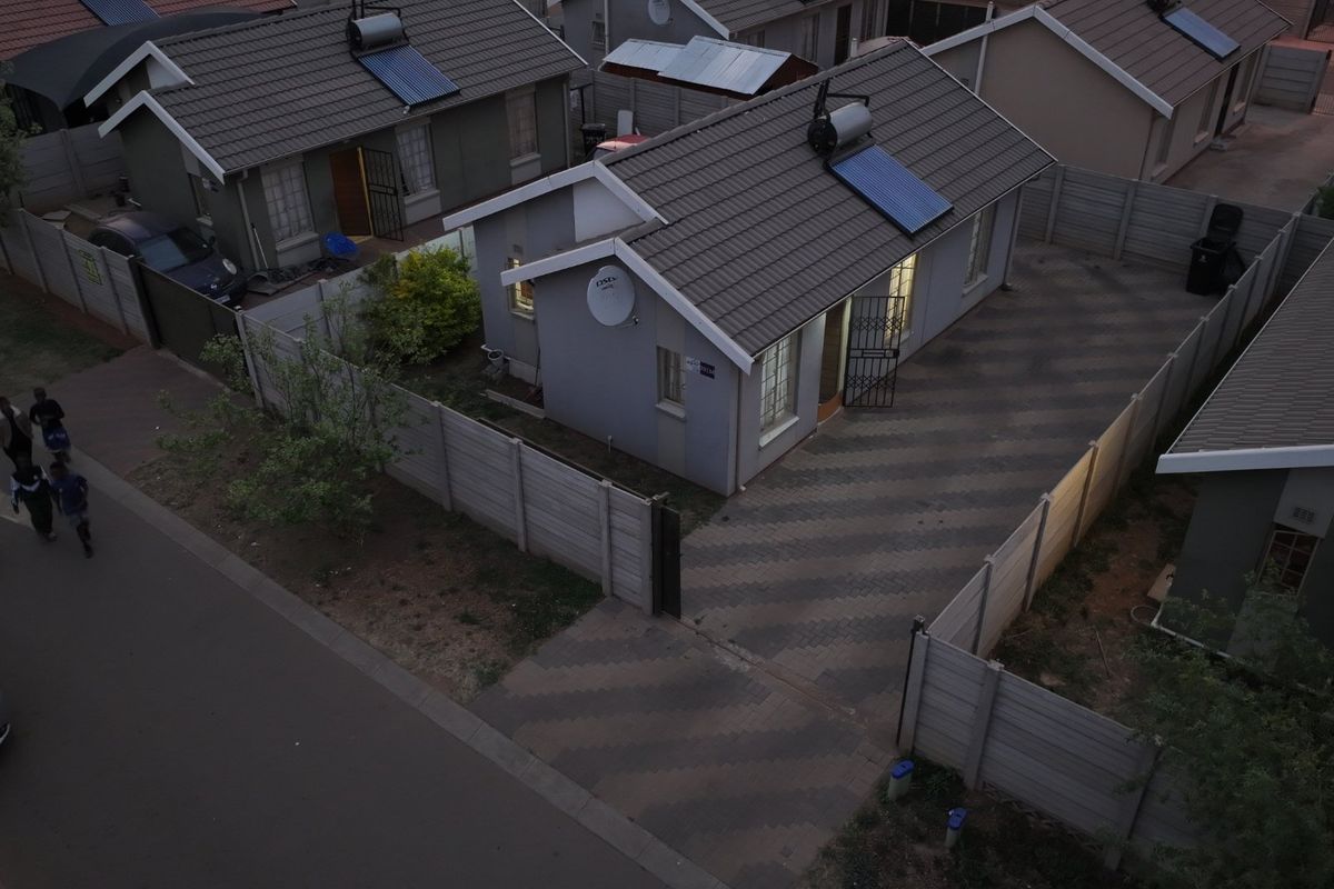 Spacious 3Bedroom House for Sale in Sky City - Photo 5
