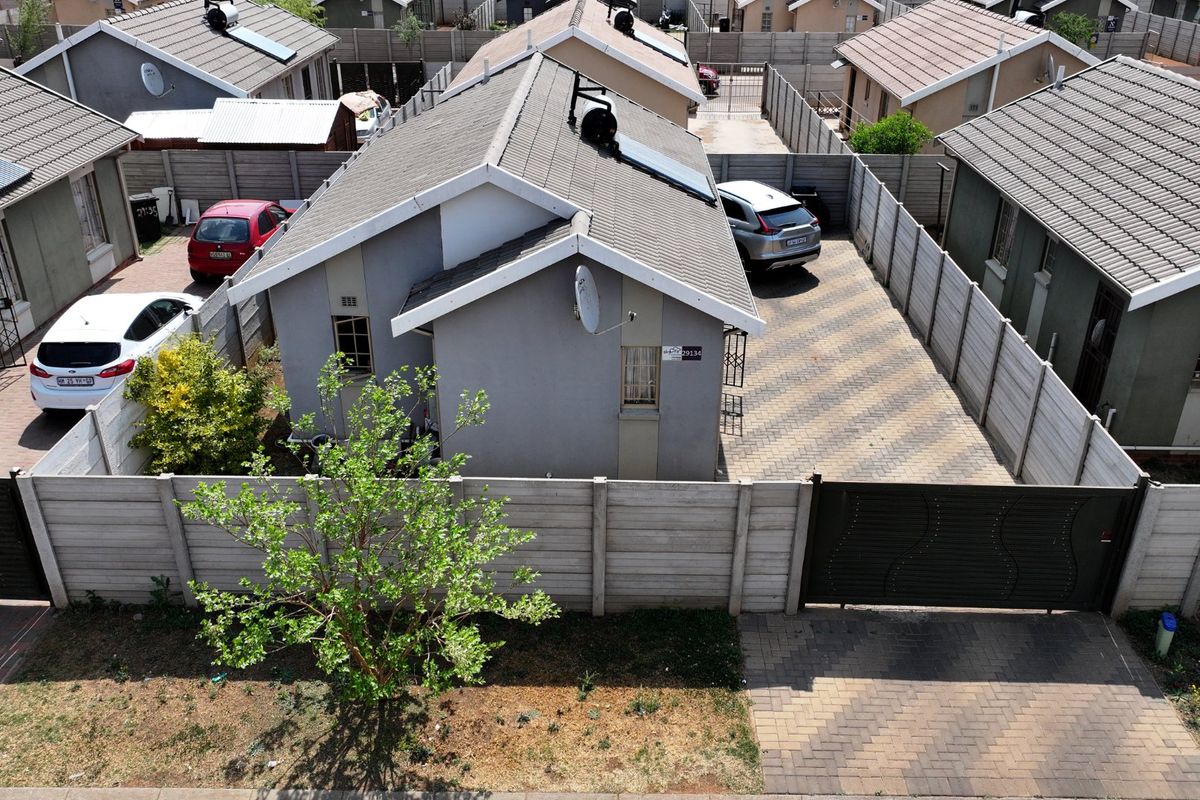 Spacious 3Bedroom House for Sale in Sky City - Photo 2