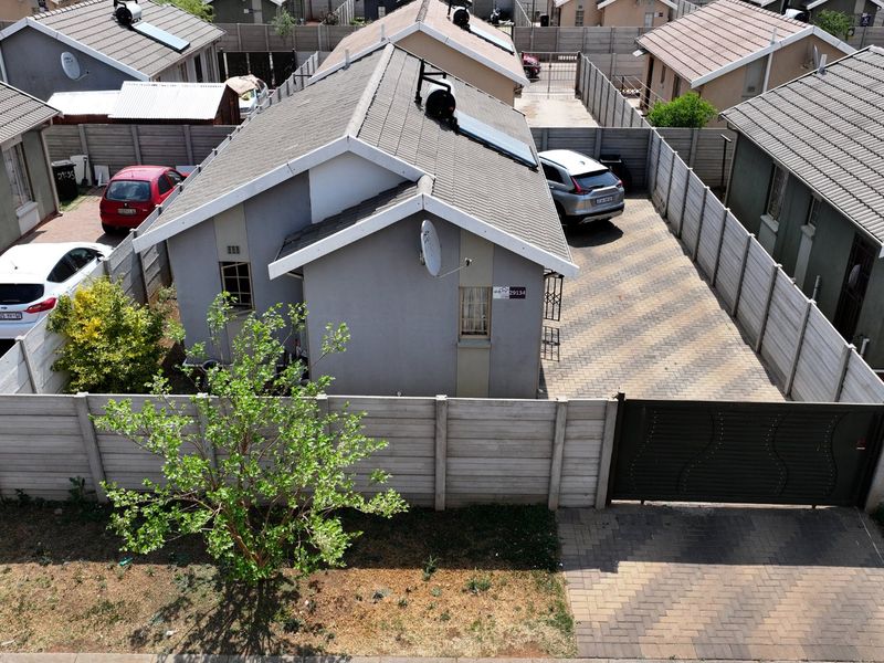 Spacious 3Bedroom House for Sale in Sky City - Photo 2