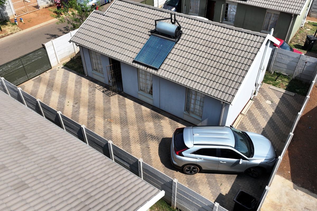 Spacious 3Bedroom House for Sale in Sky City - Photo 4