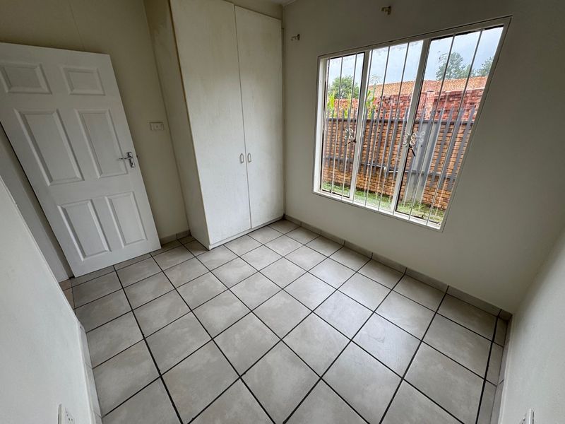 Well-Planned Home with Practical Living Spaces - Photo 8