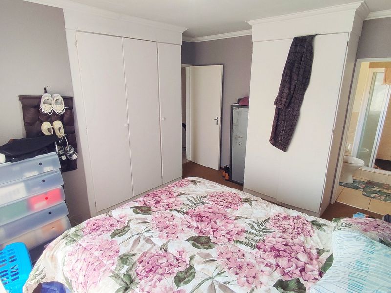 3 Bedroom Townhouse in Heuwelsig Estate - Photo 9