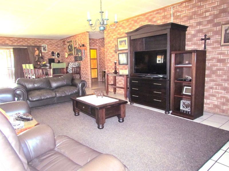 A Picturesque 36.7 Hectare Farm in Klipkop – Perfect for Family Living, Nature Lovers, and Livestock Farming - Photo 10