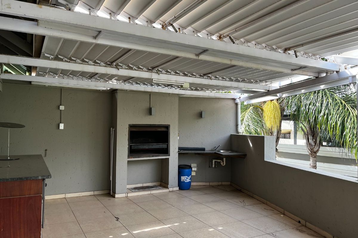 Stunning 3-Bedroom Home in Caribbean Beach Estate - Photo 2