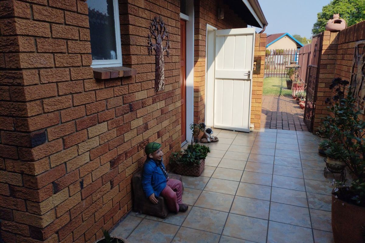 2 Bedroom Townhouse for Sale in Edelweiss  - Photo 5