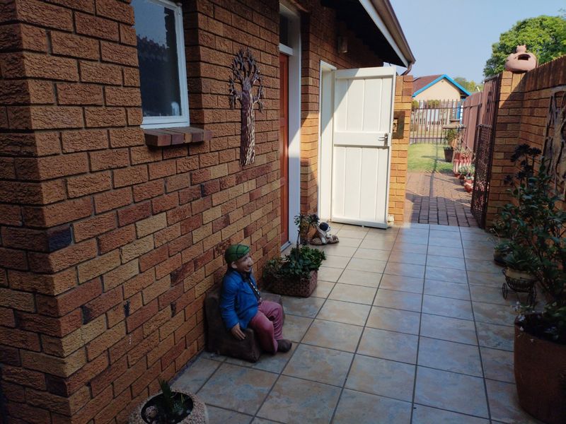 2 Bedroom Townhouse for Sale in Edelweiss  - Photo 5