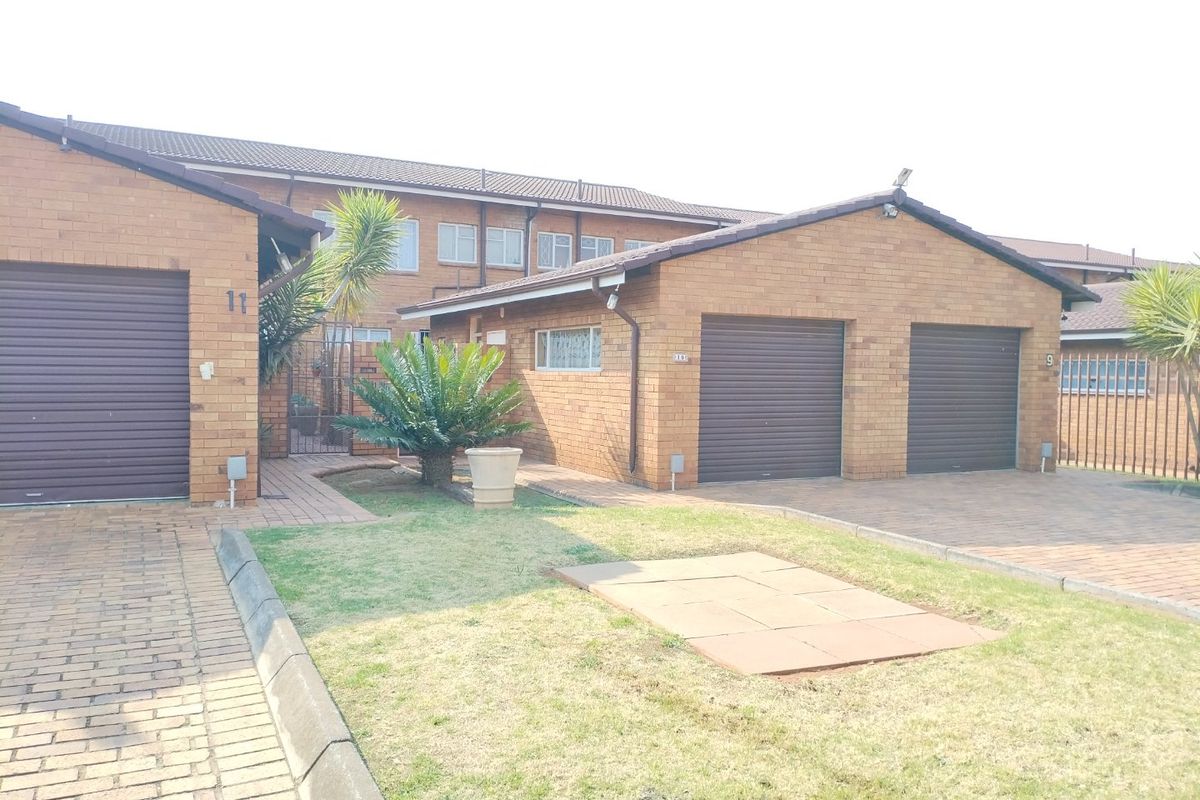 2 Bedroom Townhouse for Sale in Edelweiss  - Photo 2