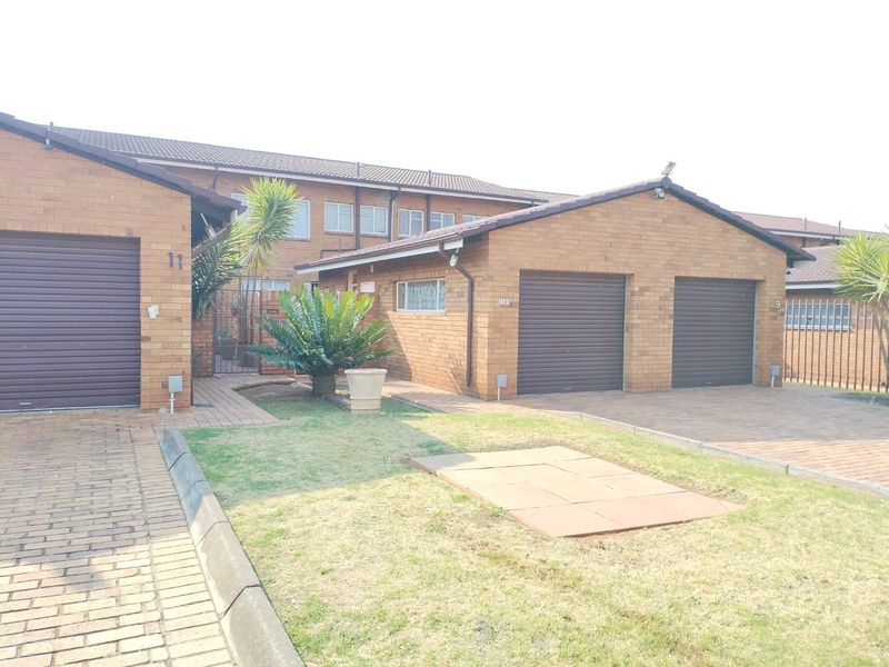 2 Bedroom Townhouse for Sale in Edelweiss  - Photo 2