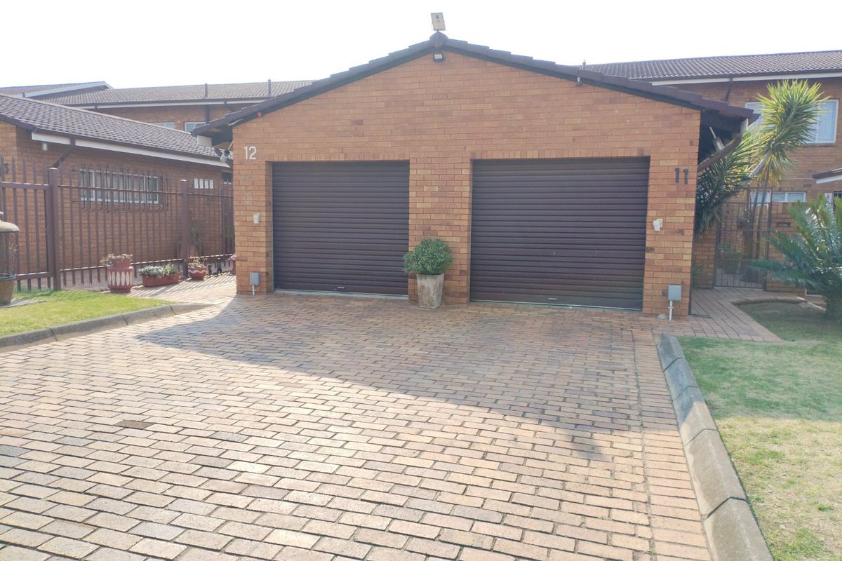 2 Bedroom Townhouse for Sale in Edelweiss  - Photo 3