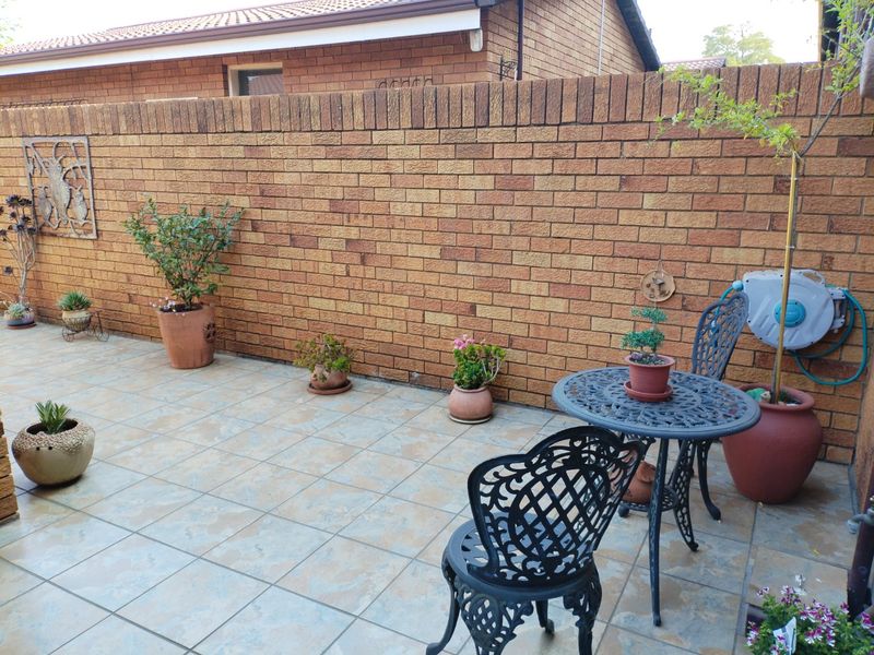 2 Bedroom Townhouse for Sale in Edelweiss  - Photo 8