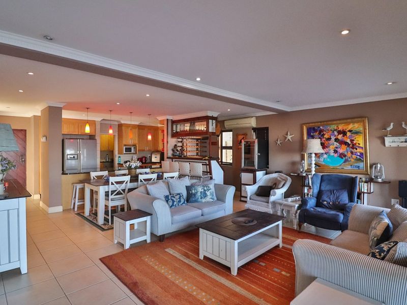 Just pack your bags & move into this home perfect for a weekend breakaway, permanent living or retiring home in Aqua Vista Mountain Estate, Bronkhorstspruit Dam! - Photo 10