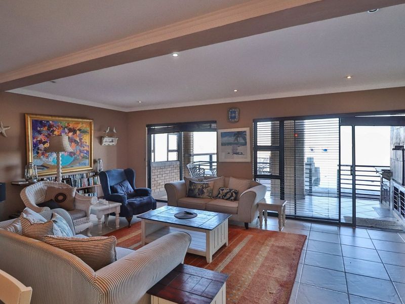 Just pack your bags & move into this home perfect for a weekend breakaway, permanent living or retiring home in Aqua Vista Mountain Estate, Bronkhorstspruit Dam! - Photo 9