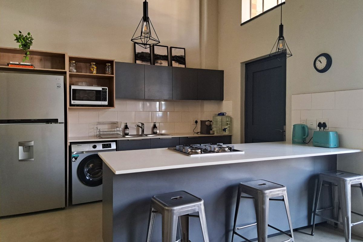 2 Bed 2 Bath Modern130m2 Loft apartment with study - Photo 3