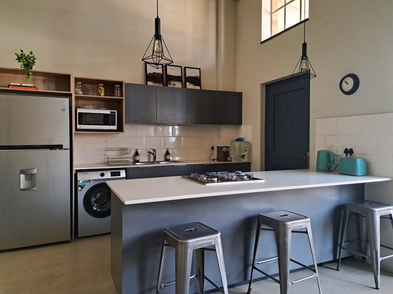 2 Bed 2 Bath Modern130m2 Loft apartment with study - Photo 3