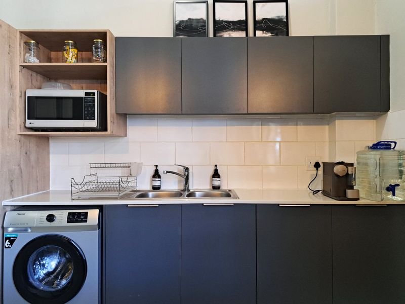 2 Bed 2 Bath Modern130m2 Loft apartment with study - Photo 4