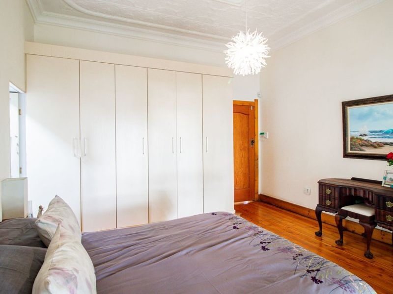 6 Bedroom House in Kensington - Photo 7