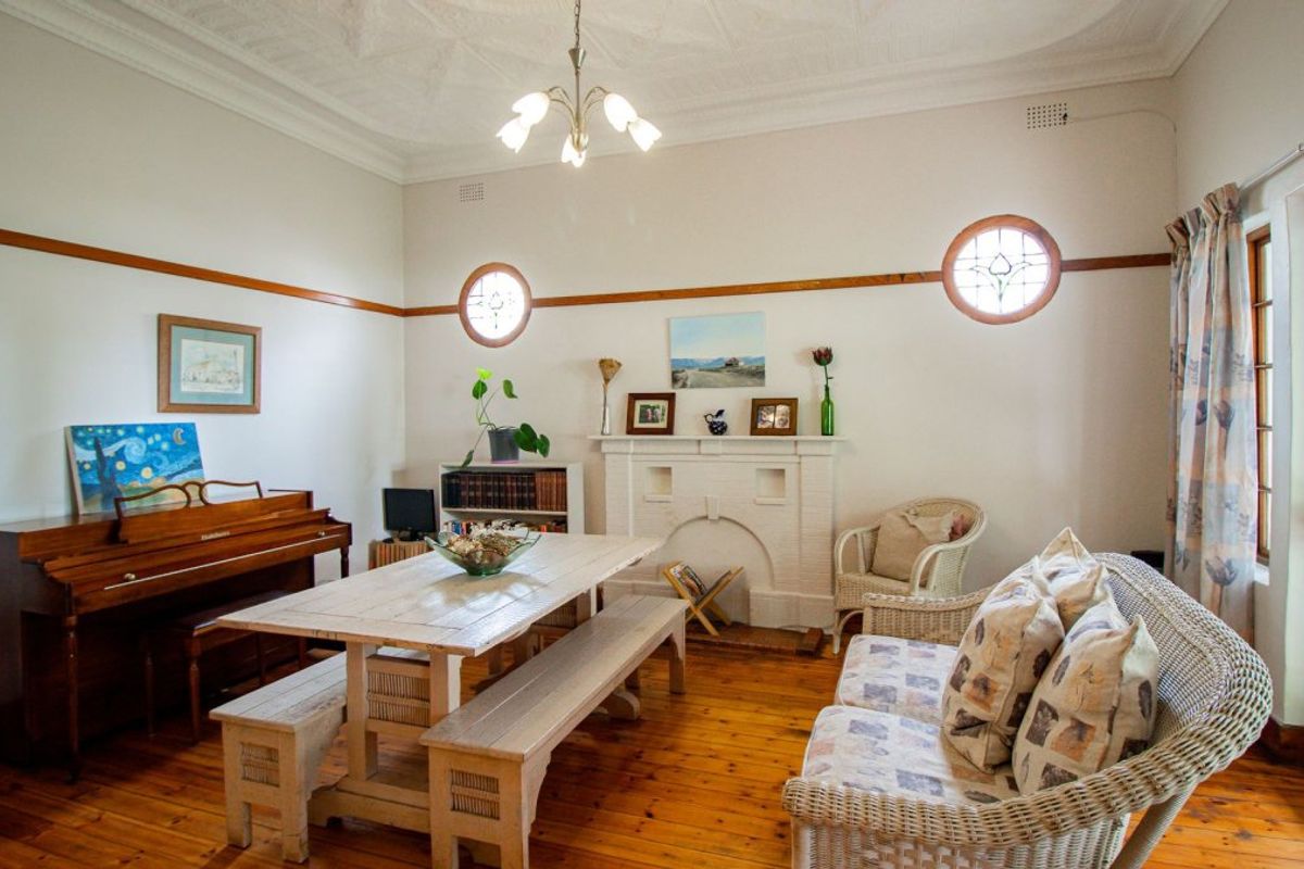 6 Bedroom House in Kensington - Photo 4