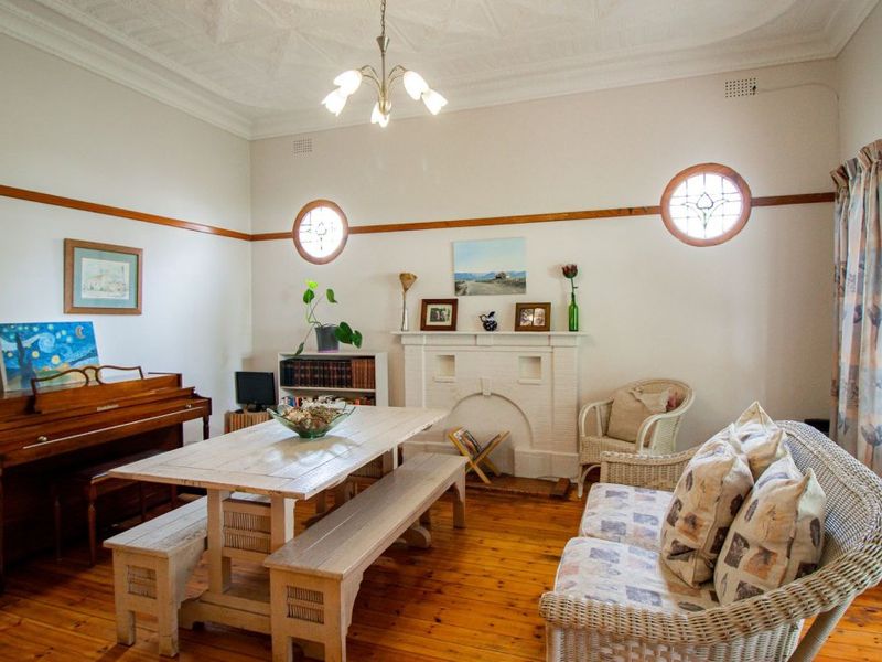 6 Bedroom House in Kensington - Photo 4