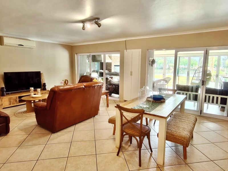 Holiday Living on the Banks of the Vaal Dam – Sunset Cove Estate - Photo 7