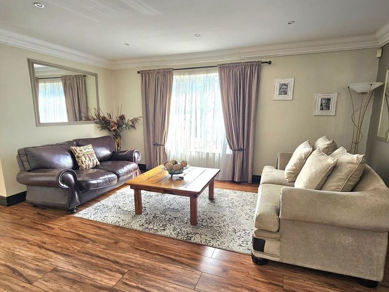 Elegant 3-Bedroom Home with Study, Pool, and Double Garage - Photo 2