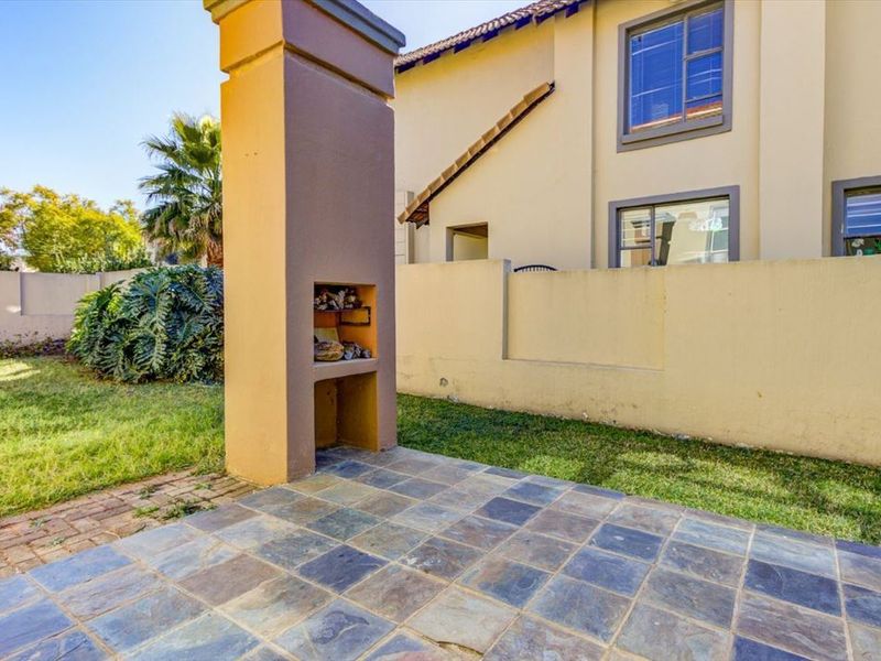 Spacious 4-Bedroom Family Home with Double Garage - Photo 3