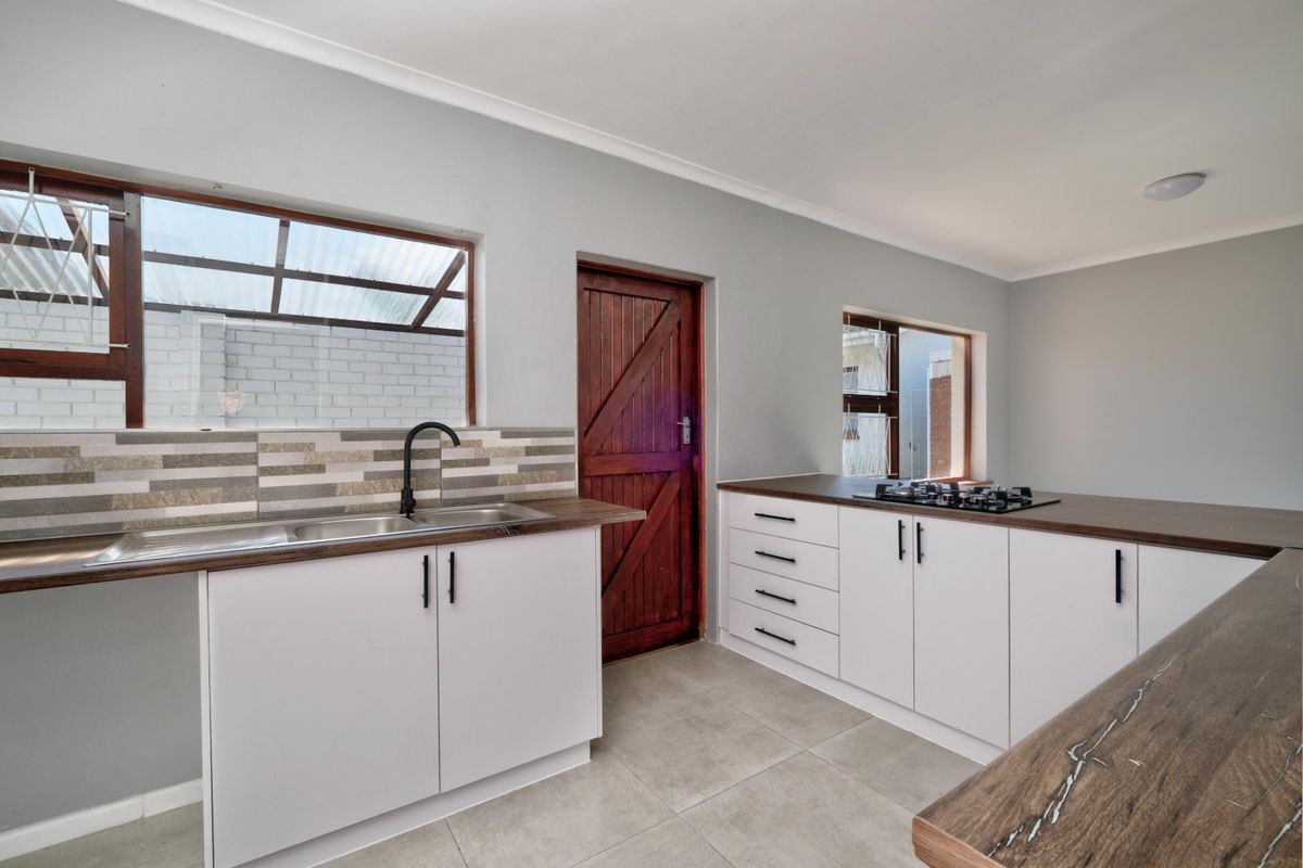 3 bedroom townhouse for sale in Francis Evatt Park - Photo 5