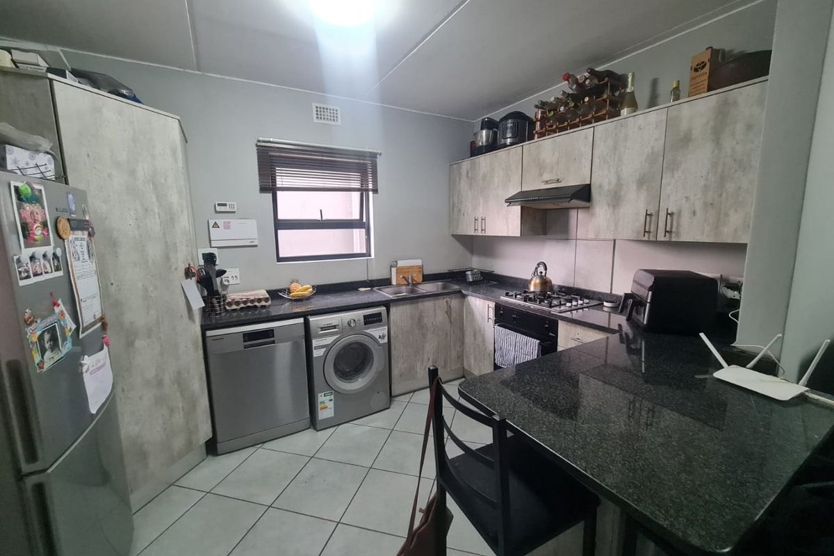 Your Haven Awaits! - Photo 2