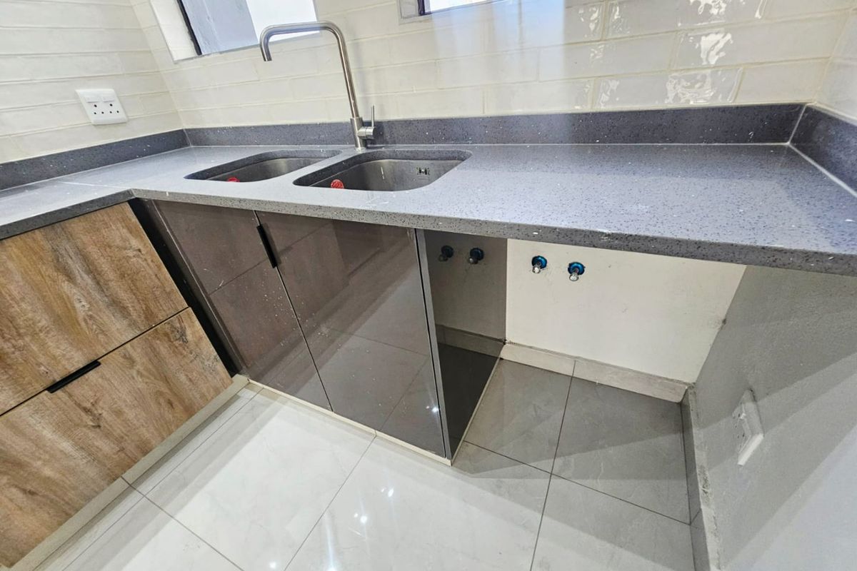 A Brand New 3 bed 2.5 bath cluster for rent in Erasmia - Photo 4