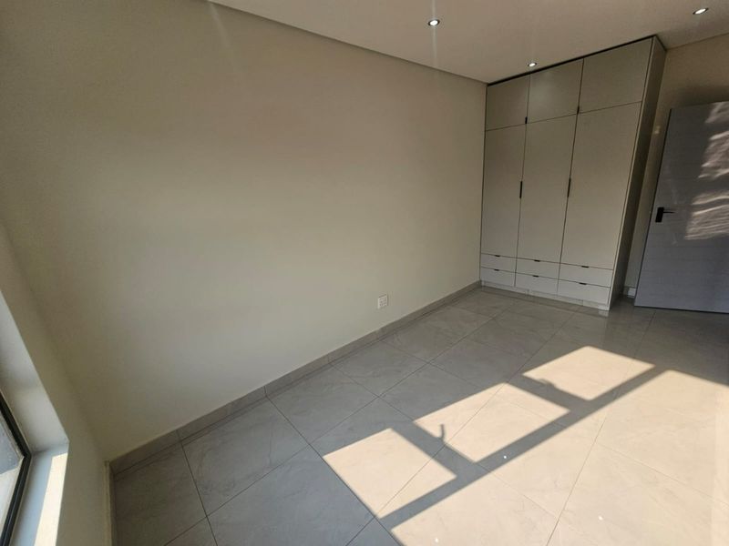 A Brand New 3 bed 2.5 bath cluster for rent in Erasmia - Photo 8