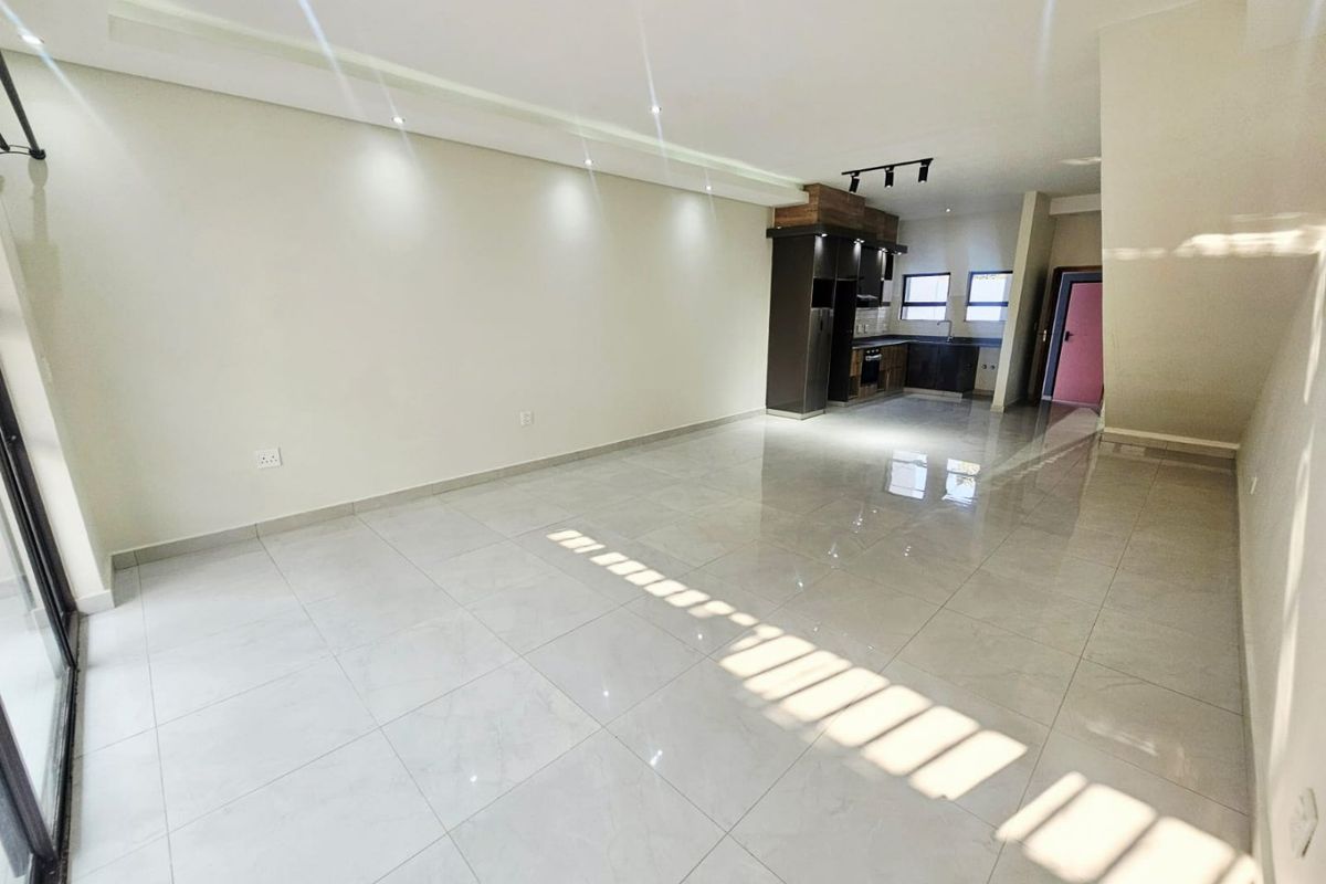 A Brand New 3 bed 2.5 bath cluster for rent in Erasmia - Photo 5